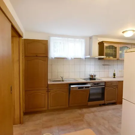 Apartman Geraeumige Kellerwohnung In Der Naehe Von *