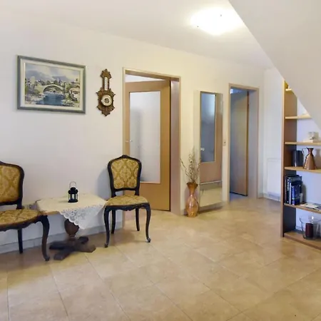 Apartment Geraeumige Kellerwohnung In Der Naehe Von *