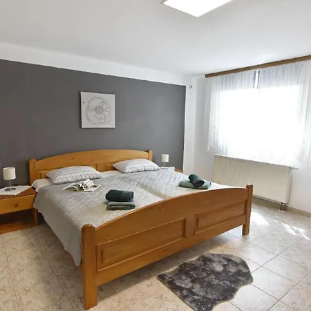 Apartamento Geraeumige Kellerwohnung In Der Naehe Von *